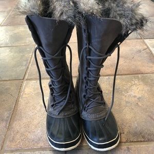 Sorel dark grey boots size 9